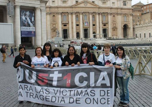 Madres de víctimas de la tragedia de Once, con el Papa Francisco