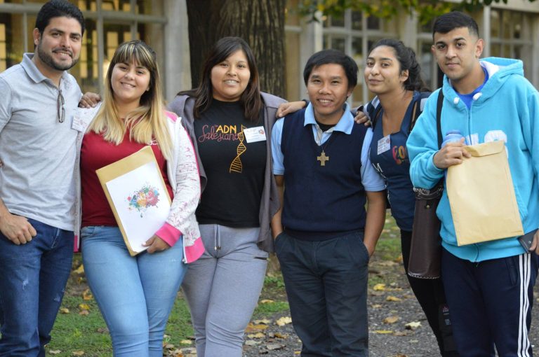 Cruzar el mundo para seguir a Don Bosco