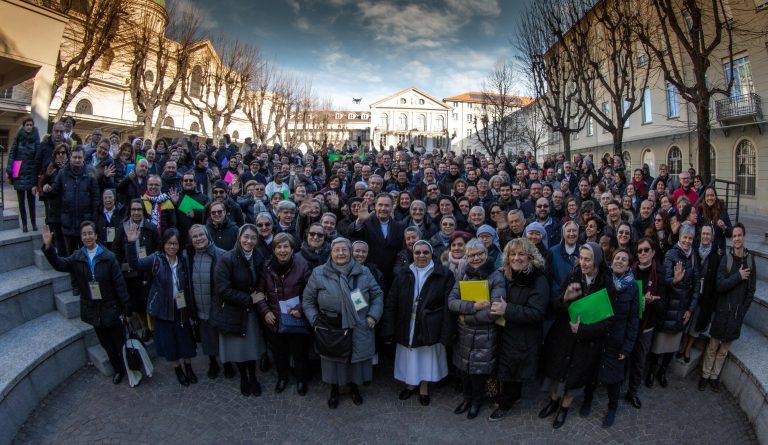 ¡Bienaventurada, Familia Salesiana!