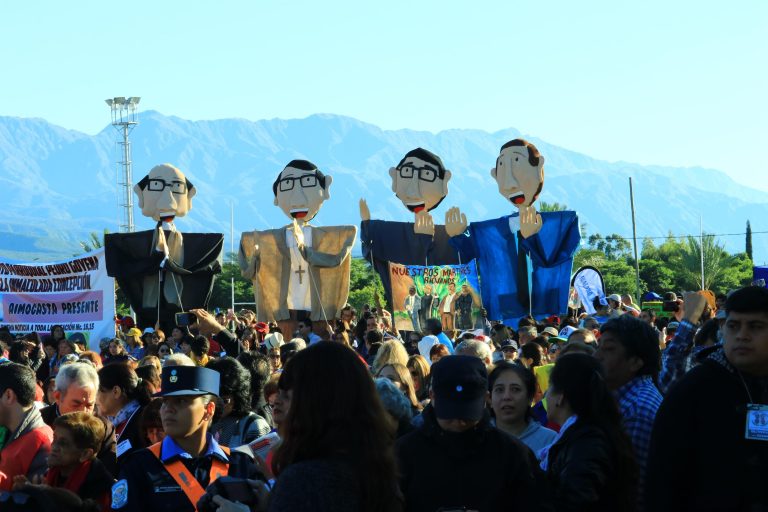 Estos son nuestros santos
