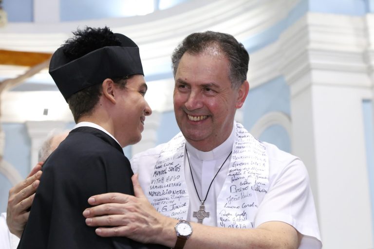 Tres estolas, tres historias