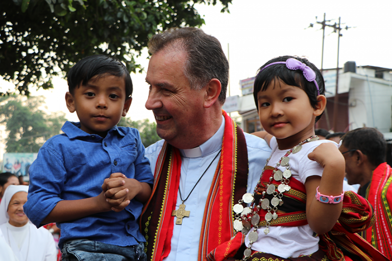 Dios nace entre los niños de Agartala