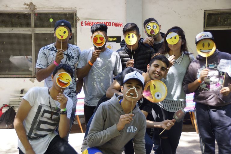 Hoy y cada día, estar siempre alegres