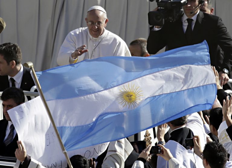 De conocido a familiar