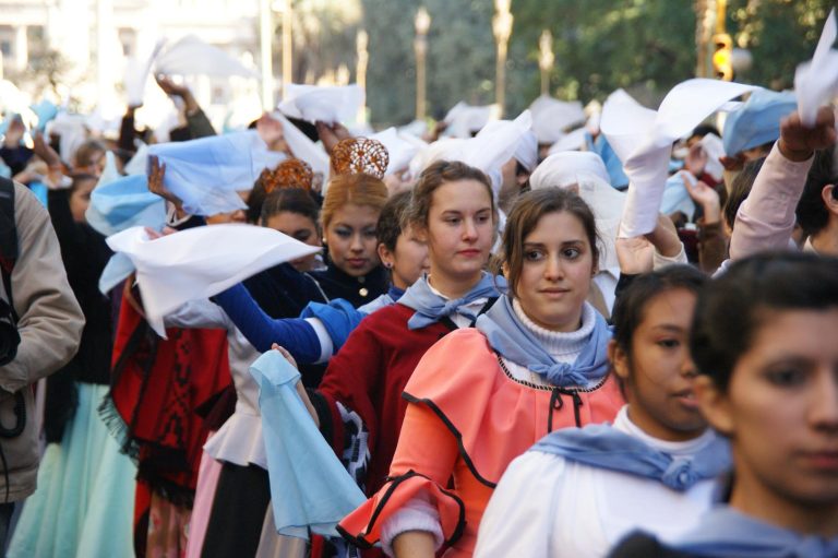 “No hace falta que te invite”