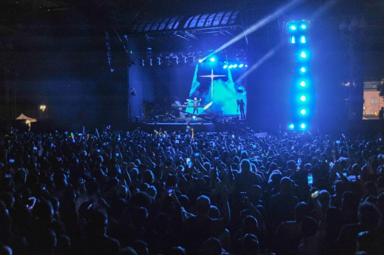 Una celebración sin puerta de entrada