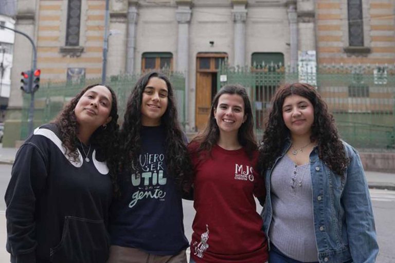 Una casa, lejos de casa